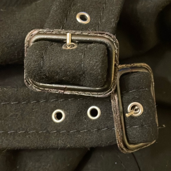 BCBG Max Azria Wool/ Poly/ Cashmere Ruffle Jacket w Button Detail; Size M/L - Picture 16 of 16